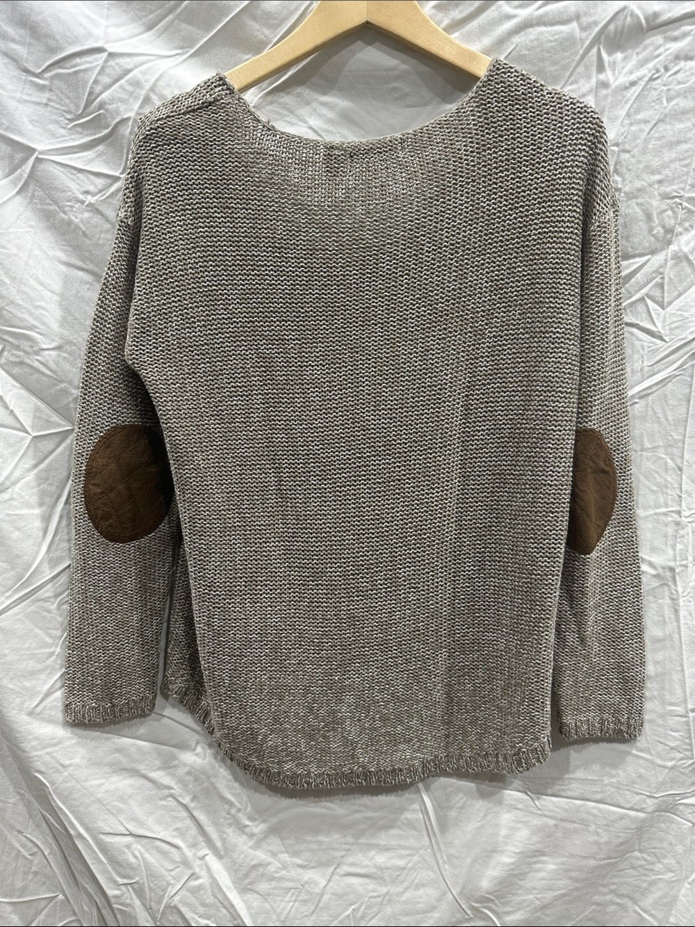 RDI Taupe V-Neck Lightweight Knit Sweater - Picture 4 of 4